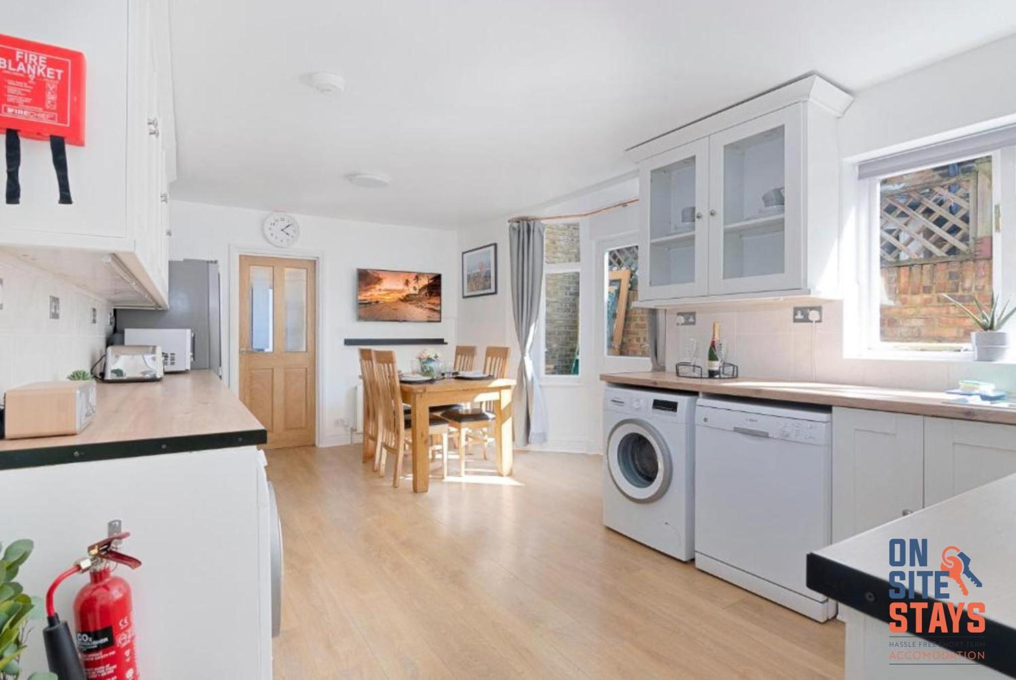Onsitestays - Tranquil 2 Bedroom Apartment With Large Kitchen, Private Garden Near Wimbledon Station 伦敦 外观 照片