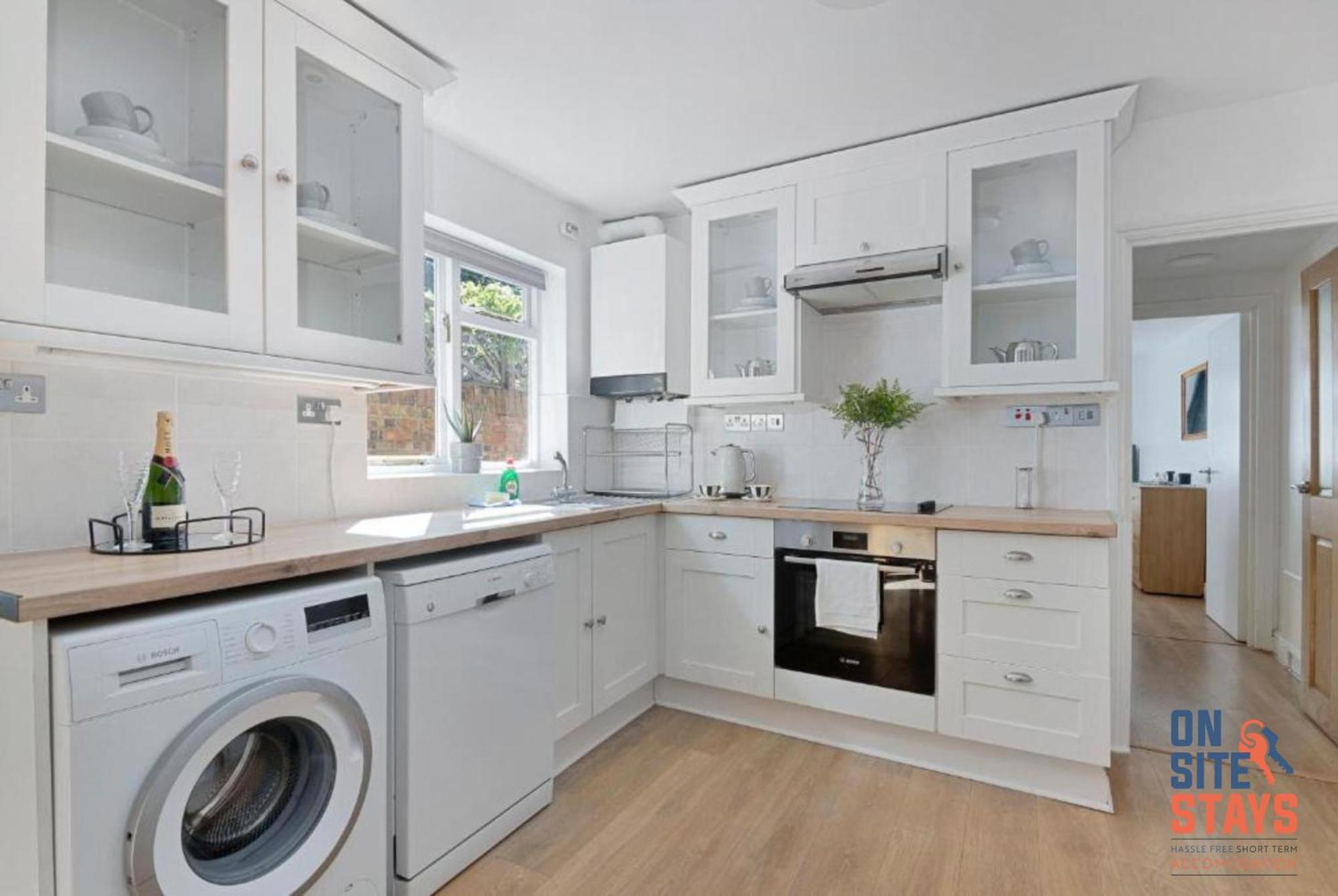 Onsitestays - Tranquil 2 Bedroom Apartment With Large Kitchen, Private Garden Near Wimbledon Station 伦敦 外观 照片