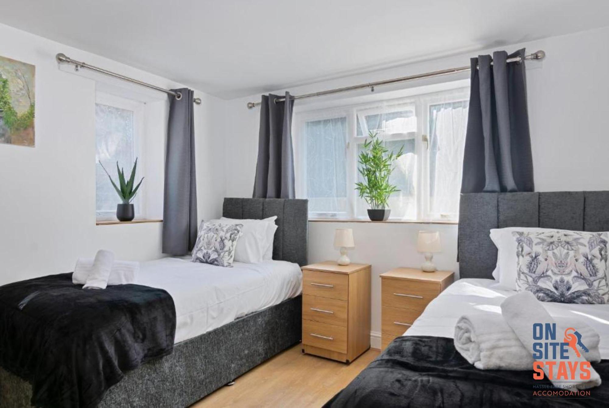 Onsitestays - Tranquil 2 Bedroom Apartment With Large Kitchen, Private Garden Near Wimbledon Station 伦敦 外观 照片