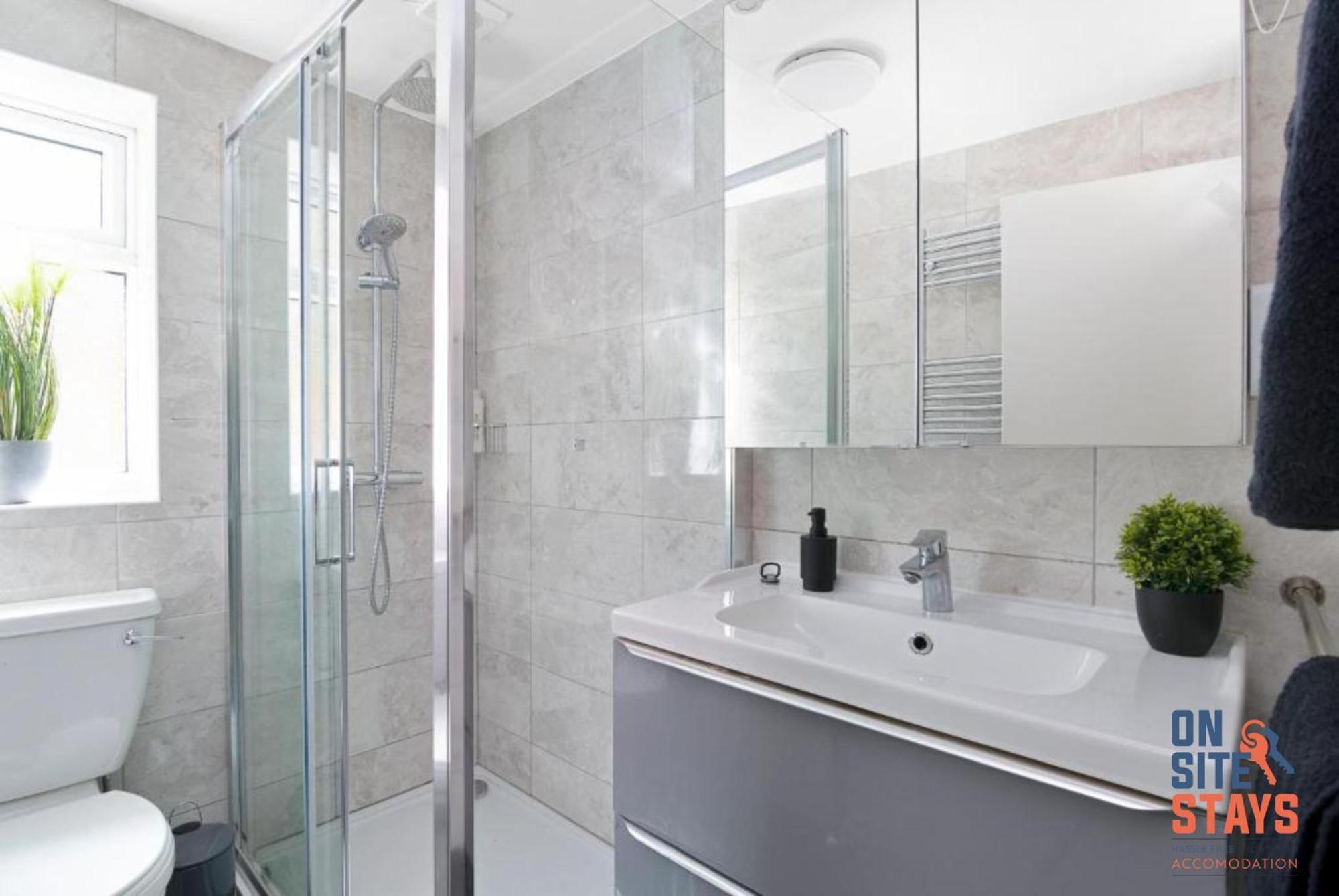 Onsitestays - Tranquil 2 Bedroom Apartment With Large Kitchen, Private Garden Near Wimbledon Station 伦敦 外观 照片