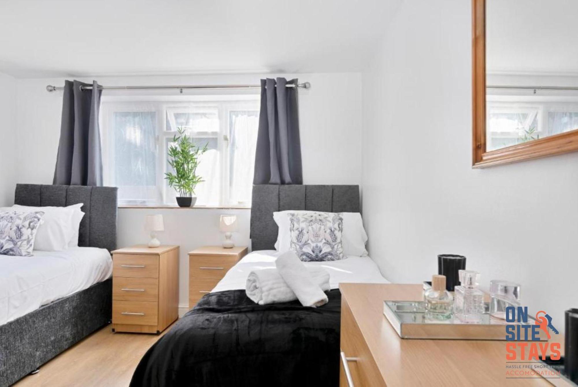 Onsitestays - Tranquil 2 Bedroom Apartment With Large Kitchen, Private Garden Near Wimbledon Station 伦敦 外观 照片