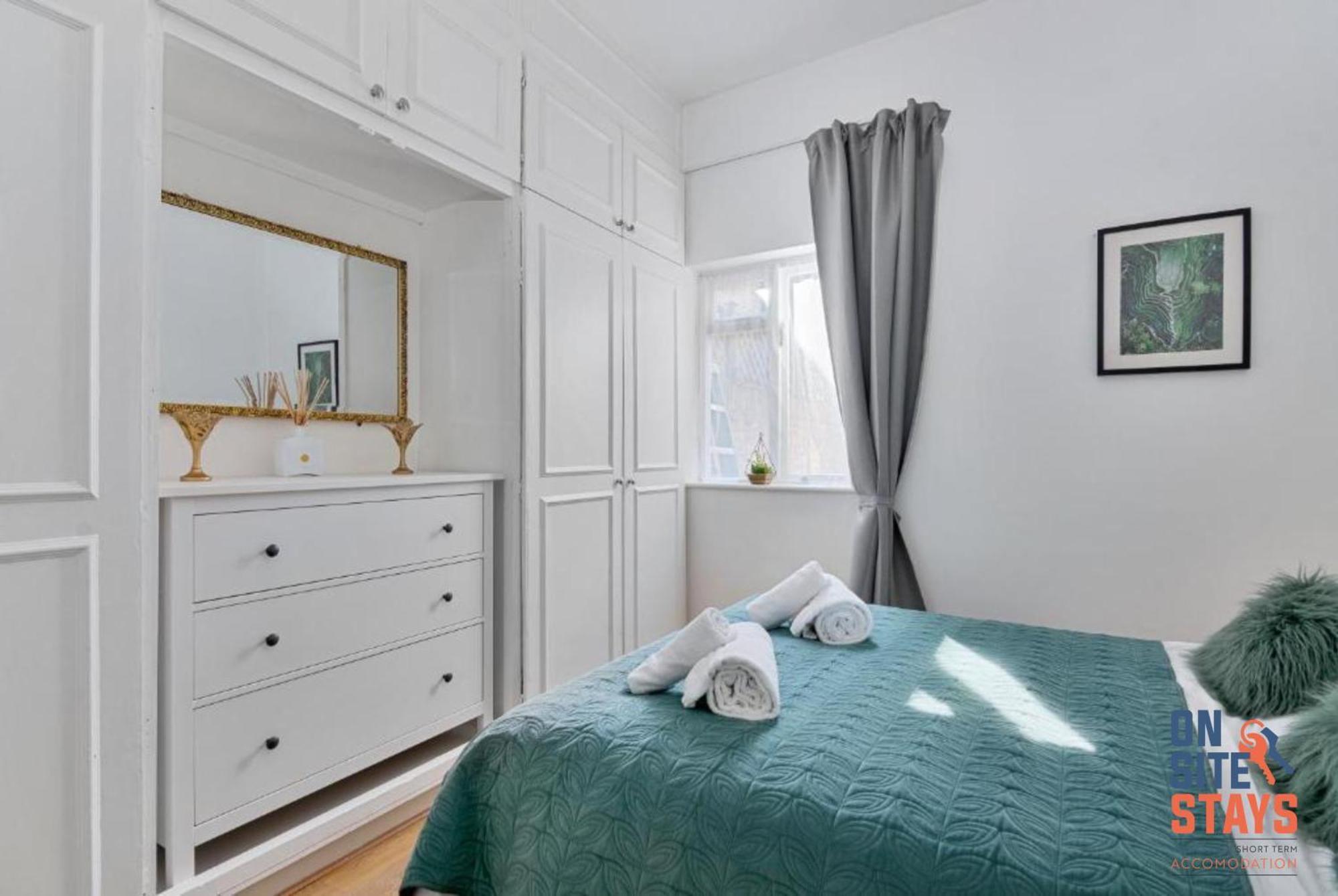 Onsitestays - Tranquil 2 Bedroom Apartment With Large Kitchen, Private Garden Near Wimbledon Station 伦敦 外观 照片